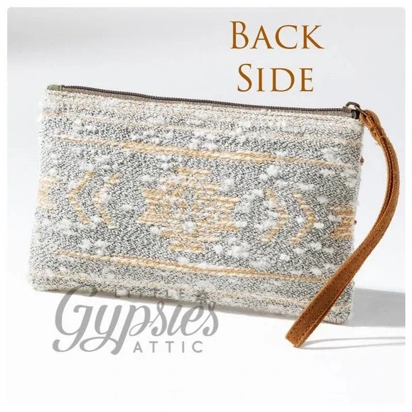 Anya Handmade Ethnic Pattern Clutch from Ruggine - Picture 4 of 8